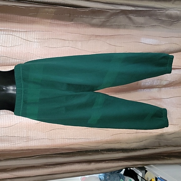 Reformation Classic Sweatpant in Pine Green - Picture 6 of 11